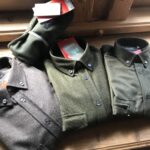 Camicia loden leggero con taschini e alamaro
